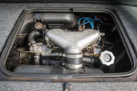 Matra-Simca Bagheera (1974) - kein sportwagentypischer Motor - die Nockenwelle dreht seitlich