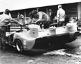 Matra-Simca MS 670 B (1973) in Le Mans 1973 - Arbeiten am Heckspoiler