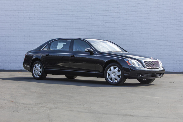 Maybach 62 Limousine with Partition von 2009, geschätzt auf USD 60’000 - 80’000, hochgeboten bis auf USD 210’000 (+300 %) (Bonhams Scottsdale)