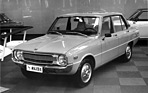 Mazda 1000 - etwas verbreitert und dadurch ausgewogenere Gestaltung - am Genfer Automobilsalon 1974