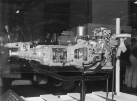 Mazda 110 S (1967) - Motor und Getriebe, an der Londoner Motor Show 1967