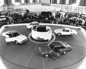 Mazda 110 S (1968) - auf dem Stand von Mazda an der Tokyo Auto Show 1968