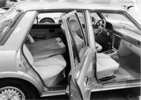 Mazda 626 (1979) - die Rücksitzlehnen können beim Viertürer und beim Coupé umgelegt werden - Genfer Automobilsalon 1979