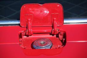 Mazda Cosmo 110 S (1969) - Tankdeckel unter Klappe