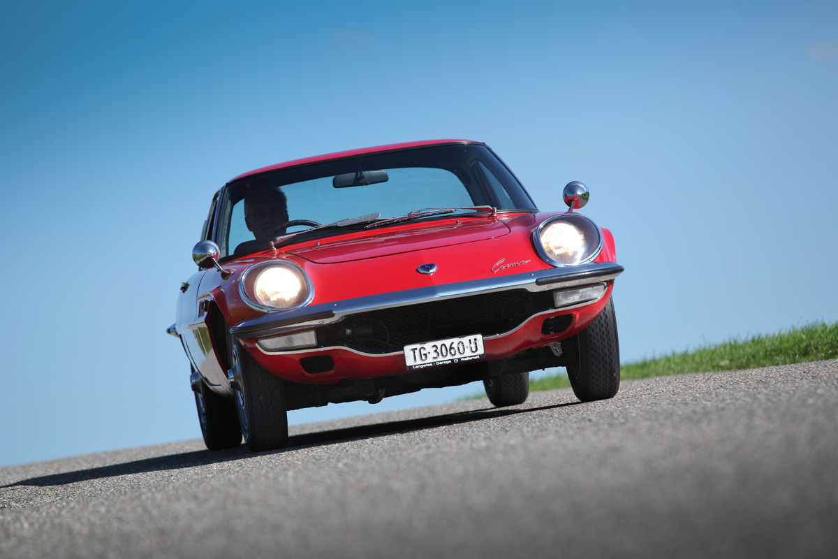 Mazda Cosmo 110 S (1969) - den Wankelmotor sieht man ihm nicht an