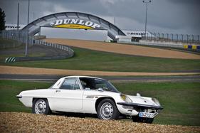 Mazda Cosmo Sport 110S Coupé (1970) - angeboten als Lot 360 an der Bonhams-Versteigerung im Grand Palais Paris am 4. Februar 2016