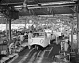 Bild: Mazda K360 (1959) – Blick in die Produktion des praktischen Dreirads