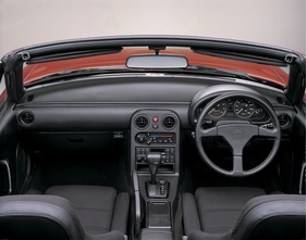 Mazda MX-5 (1989) - sportliches Armaturenbrett