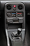 Mazda MX-5 (1991) - Mittelkonsole mit zeitgenössischem Radio