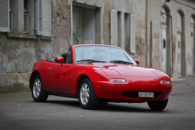 Mazda MX-5 (1991) - auch die hübschen Aluräder weisen ein nostalgisches Styling auf