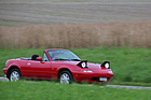 Mazda MX-5 (1991) - bei Tagfahrlichtpflicht müssen die Scheinwerfer offen bleiben