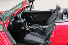 Mazda MX-5 (1991) - bequeme Sportsitze, auch auf längeren Strecken erträglich