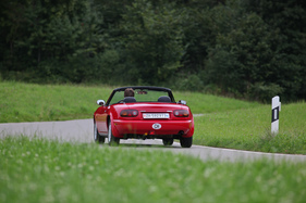 Mazda MX-5 (1991) - die Kopfstüzen lassen sich nicht verstellen und sitzen etwas tief