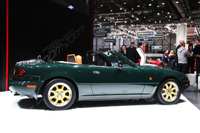 Mazda MX-5 Mk I (1991) - bereits heute ein Klassiker - am Genfer Automobilsalon 2014