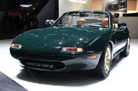 Bild Mazda MX-5 Mk I (1991) - in British Racing Green - am Genfer Automobilsalon 2014