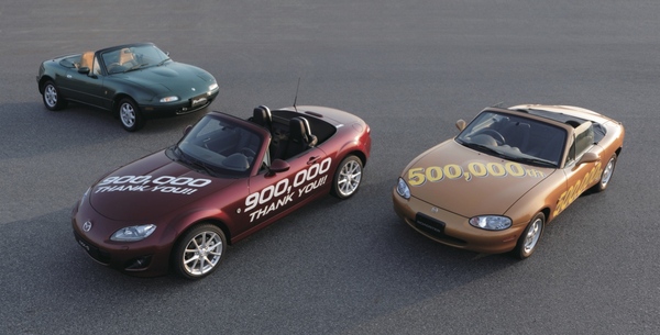 Mazda MX-5 Mk III (2011) - Jubiläumsmodell mit seinen Vorgängern