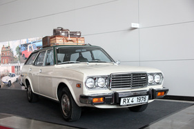 Bild Mazda RX-4 Station Wagon (1972) - mit Zweischeiben-Wankelmotor und Exklusivausstattung - Retro Classics Stuttgart 2014