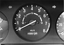 Mazda RX 7 (1978) - Drehzahlmesser mit integriertem Voltmeter