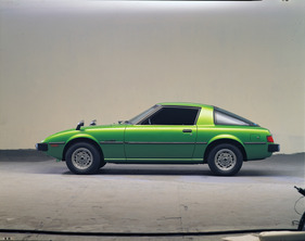 Mazda RX 7 (1978) - flowing and aerodynamically optimized shape (1978)