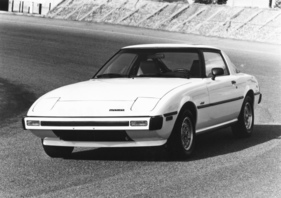 Mazda RX 7 (1978) - schlichtes und windschlüpfriges Karosseriekleid
