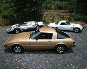 Mazda RX-7 (1978) – vor der Studie RX-500 und dem Cosmo Sport 110 S Mazda RX-7 (1978) – vor der Studie RX-500 und dem Cosmo Sport 110 S