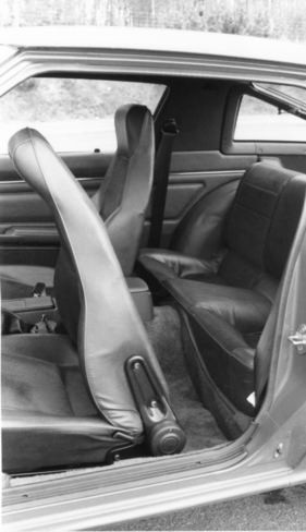 Mazda RX 7 (1979) - Einstieg zu den Rücksitzen