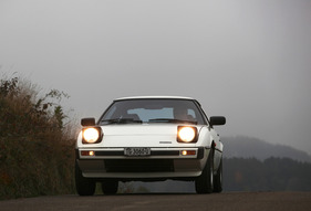 Mazda RX-7 (1979) - dem Wind setzte die schlange und aerodynamisch geformte Karosserie nur wenig Widerstand entgegen
