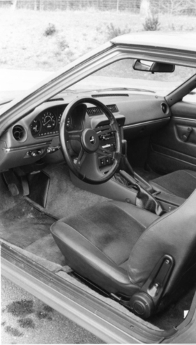 Mazda RX 7 (1979) - der Fahrerarbeitsplatz eines Testwagens