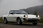Mazda RX-7 (1979) - die Klappscheinwerfer sehen auch im geöffneten Zustand gut aus