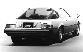 Mazda RX 7 (1979) - eine Ausführung für den japanischen Markt, erkennbar an den weit vorne liegenden Rückspiegeln