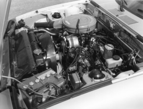 Mazda RX 7 (1979) - vom Wankelmotor ist kaum etwas zu sehen (1979)