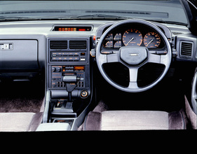 Mazda RX-7 (1985) - Blick ins Cockpit