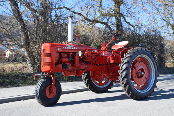 McCormick Farmall Super F-C (1952) - gemeldet als Lot 047 an der Versteigerung der Oldtimer Galerie in Toffen am 30. März 2019