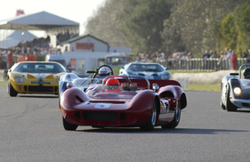 McLaren-Chevrolet M1B (1966) - angetreten in der Whitsun Trophy am Goodwood Revival 2012