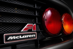 McLaren F1 (1993) - Typenbezeichnung auf dem Heck