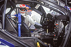 McLaren F1 GTR (1996) - Nelson Piquet nimmt im Rennwagen Platz