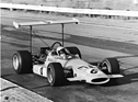 McLaren Ford-Cosworth (1969) - Bruce McLaren im Indianapolis-Rennwagen im Jukskei-Bogen