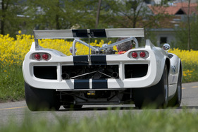 McLaren M1B (1966) - bei der Rückführung des Feldes am GP Mutschellen 2012