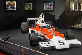 Bild McLaren M23 (1974) - damit wurde Fittipaldi Weltmeister - Rétromobile Paris 2019