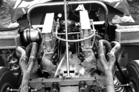 Dan Gurney verkaufte seine Mark-III-Weslake-Köpfe und den dazugehörigen Leichtmetall-V8 an Lothar Motschenbacher. Der baute beides für die Saison 1968 in seinen McLaren M6 B ein und krönte es mit Weber-Vergasern.