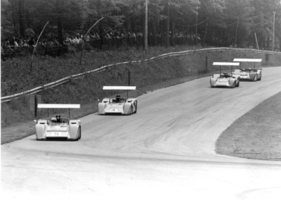 McLaren M8B (1969) - Denny Hulme vor Bruce McLaren, Parsons und Amon in Elkhart Lake 1969