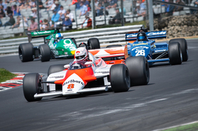 Bild McLaren MP4/1B (1982) - Feld "F1" - Masters Historic Festival Brands Hatch 2023