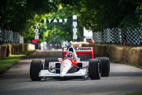 McLaren MP4-6 (1990) - Einlenken in die erste Kurve