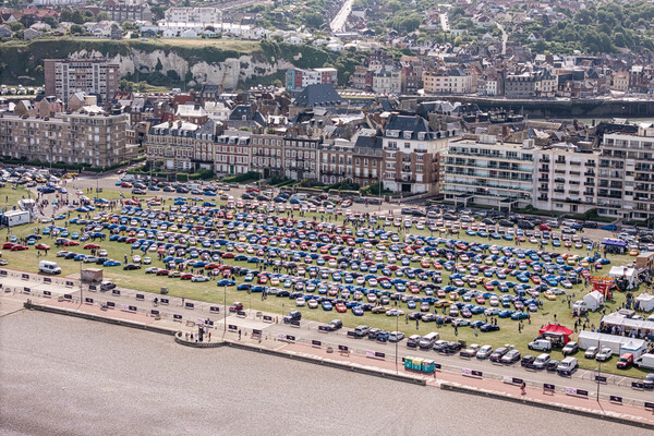 Image: More than 1700 Alpine models from the past and present - "70 years of Alpine" Dieppe 2025 anniversary meeting