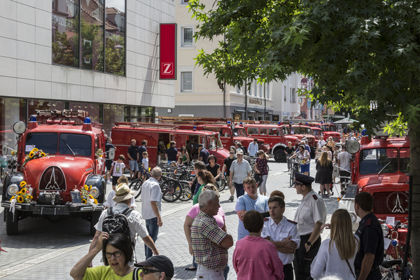 Bild Mehr als bei jedem Grossbrand: historische Feuerwehrautos in der Innenstadt – Tübingen Classic Oldtimerfestival 2024