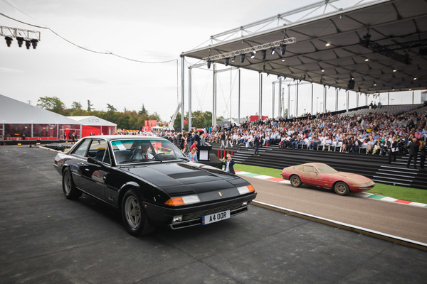 Mehr als das Doppelte vom Schätzwert wurden für Keith Richards Ferrari 400i geboten - RM/Sotheby's Versteigerung "Ferrari - Leggenda e Passione" am 8. September 2017