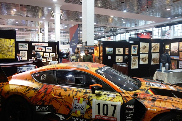 Mehr oder weniger kunstvolle Kunst gab es in der "Art Area" – Classic Car Show Brussels 2022