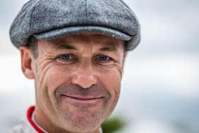 Mehrfacher Le-Mans-Sieger Tom Kristensen fuhr ein Lister-Jaguar Coupé aus 1963 - Royal Automobile Club TT Celebration (RAC TT) - Goodwood Revival 2015