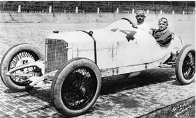 Mercedes (1923) - Lautenschlager mit Mechaniker 1923 in Indianapolis