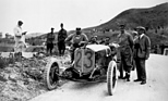 Bild: Mercedes 2-Liter-Targa-Florio-Rennwagen (1924) - Neubauer und sein Beifahrer mit der Startnummer 23